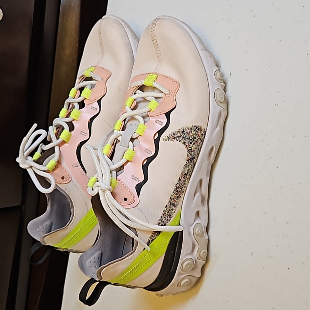NIKE REACT SHOES 9 WOMEN'S PINK ATHLETIC SNEAKERS
